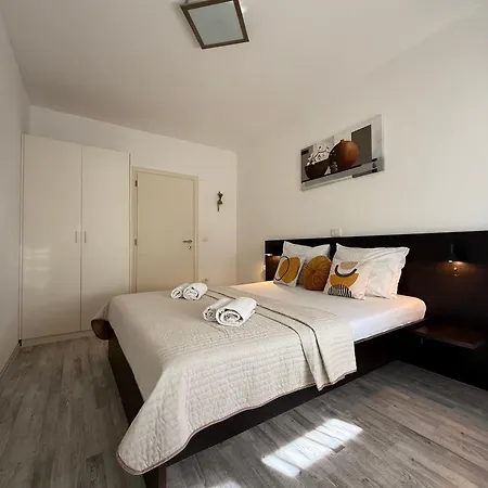 Extraordinary Amna With 4 Bedroom And Pool!