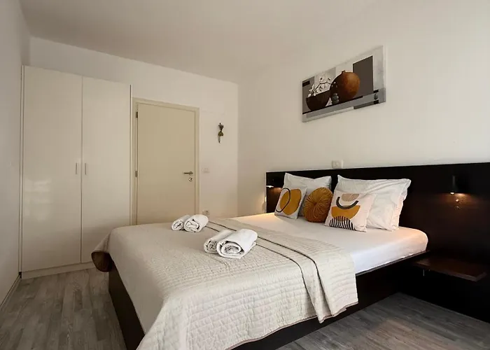 Extraordinary Amna With 4 Bedroom And Pool!