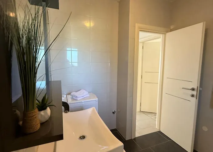 Appartement Extraordinary Amna With 4 Bedroom And Pool! *
