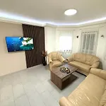 Extraordinary Amna With 4 Bedroom And Pool! Lägenhet