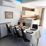 Extraordinary Amna With 4 Bedroom And Pool! Lägenhet Buje
