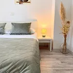 Extraordinary Amna With 4 Bedroom And Pool! Lägenhet *
