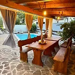 Extraordinary Amna With 4 Bedroom And Pool! *