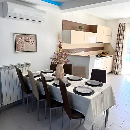 Extraordinary Amna With 4 Bedroom And Pool! Lägenhet Buje