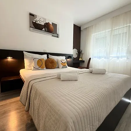 Extraordinary Amna With 4 Bedroom And Pool! Lägenhet Buje
