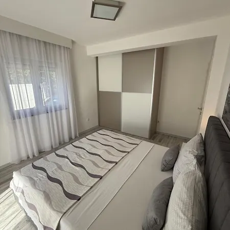 Lägenhet Extraordinary Amna With 4 Bedroom And Pool! Buje